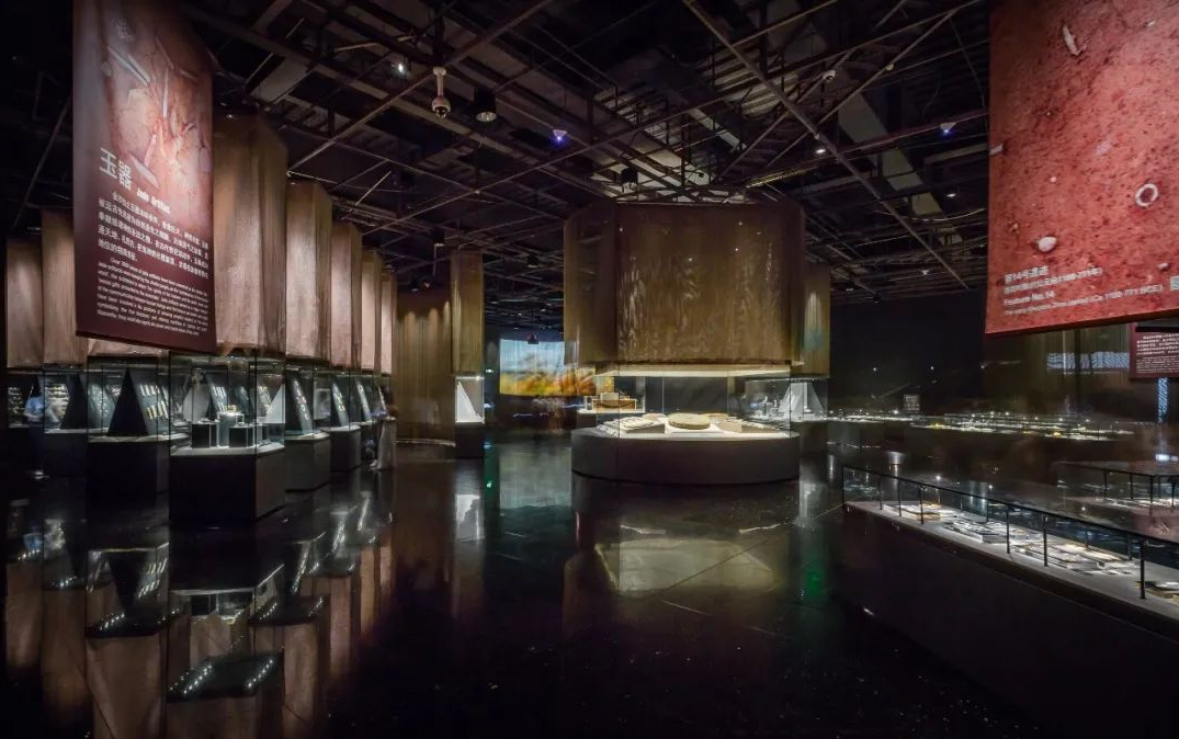 克里克對(duì)金沙遺址博物館第三展廳展柜玻璃、燈光、密封性、柜體結(jié)構(gòu)和安全性能進(jìn)行了全面升級(jí)
